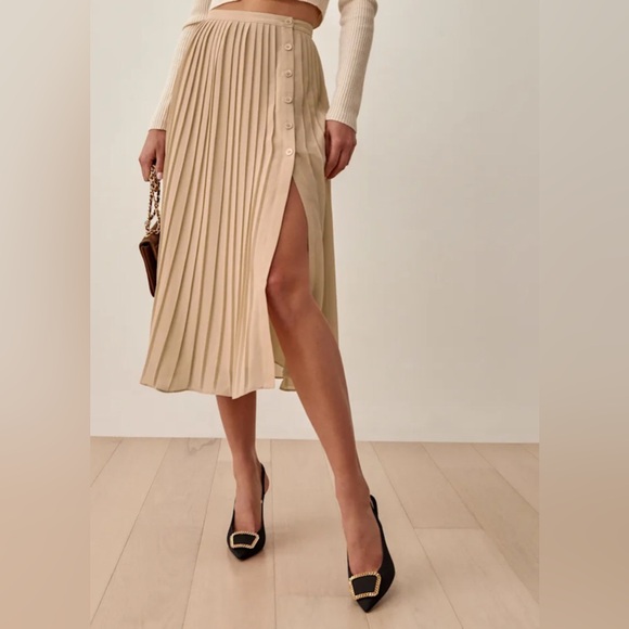 Elegant Reformation Verona Skirt Buff. Side buttons, pleated, sexy slit Timeless - Picture 6 of 10